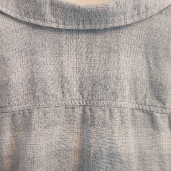NWOT A new approach button down light grey and white flannel. 100% cotton. Sml - Picture 5 of 5